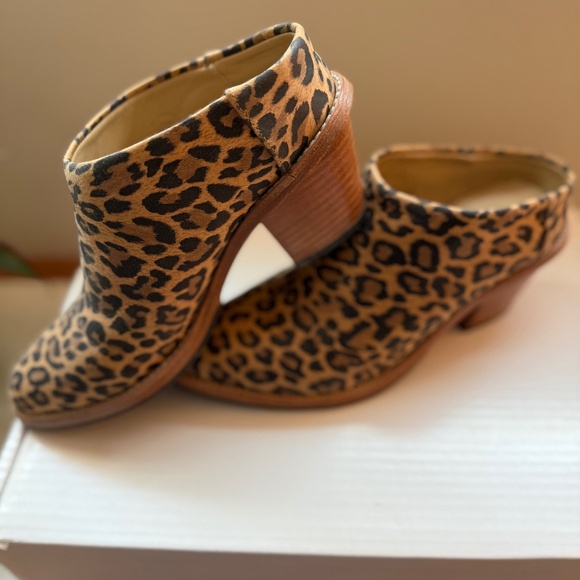 Poppy Barley Leopard Mule Boots - Picture 1 of 5